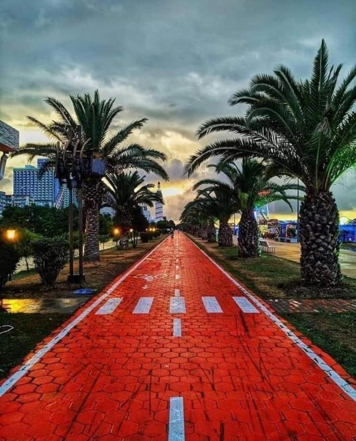 באטומי Spend Your Time In Orbi City מראה חיצוני תמונה